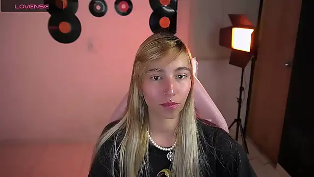 Saucy Jenn online show from March 22, 10:24 pm