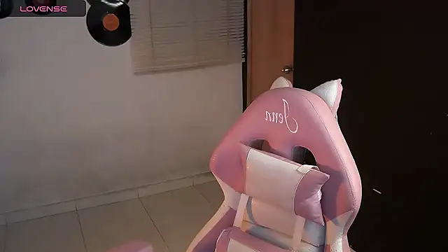 Saucy Jenn online show from May 30, 3:25 am