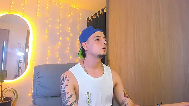 alejandro calderon1 online show from December 31, 4:49 am