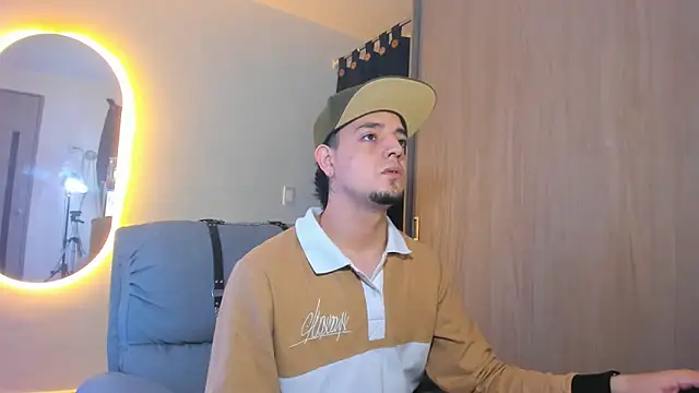 alejandro calderon1 online show from January 19, 4:22 am