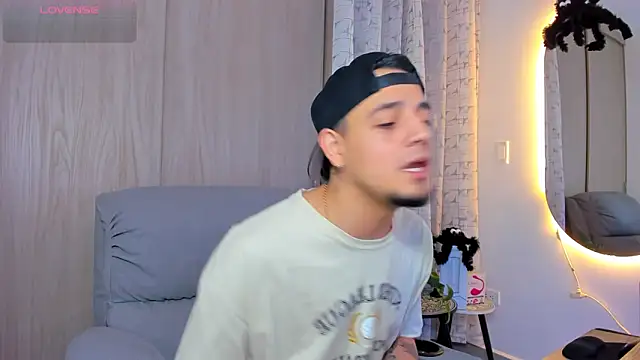 alejandro calderon1 online show from October 19, 11:05 pm