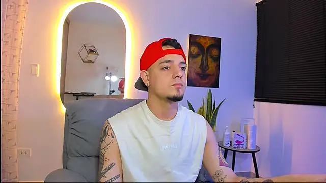 Snapshot of alejandro_calderon1 chatting on February 4, 3:45 am alejandro calderon1 online show from February 4, 3:45 am