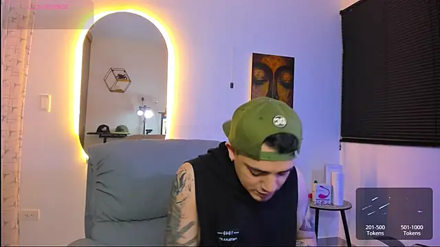 Snapshot of alejandro_calderon1 chatting on February 20, 4:53 am alejandro calderon1 online show from February 20, 4:53 am