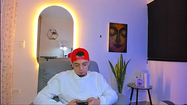 Snapshot of alejandro_calderon1 chatting on February 28, 6:25 am alejandro calderon1 online show from February 28, 6:25 am