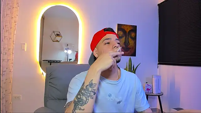 Snapshot of alejandro_calderon1 chatting on March 3, 6:30 am alejandro calderon1 online show from March 3, 6:30 am