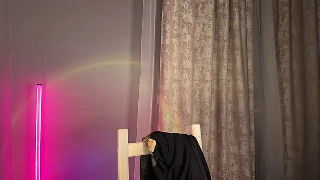 Chanel Gill online show from January 12, 4:31 am