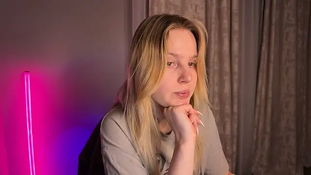 Chanel Gill online show from January 13, 3:56 am