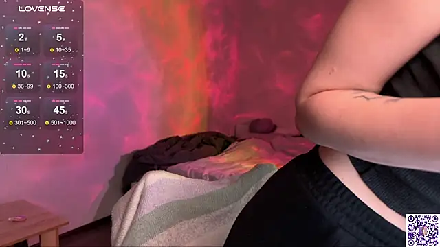 Chanel Gill online show from October 4, 7:23 pm