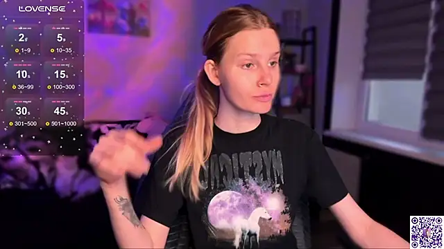 Chanel Gill online show from November 6, 3:13 pm