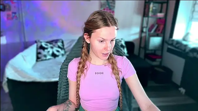 Chanel Gill online show from February 22, 10:58 am