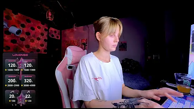 Snapshot of Chanel_Gill chatting on June 28, 8:26 pm Chanel Gill online show from June 28, 8:26 pm