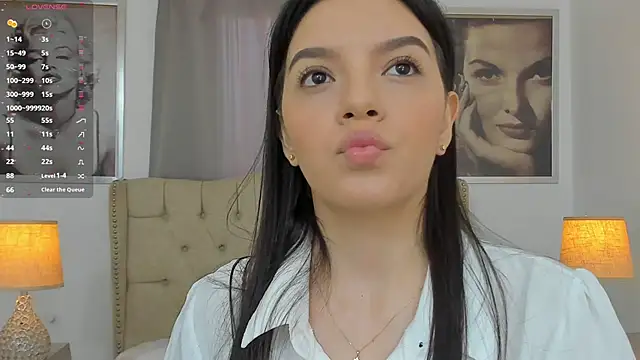 Snapshot of Beautyari_ chatting on February 1, 12:05 pm Beautyari online show from February 1, 12:05 pm