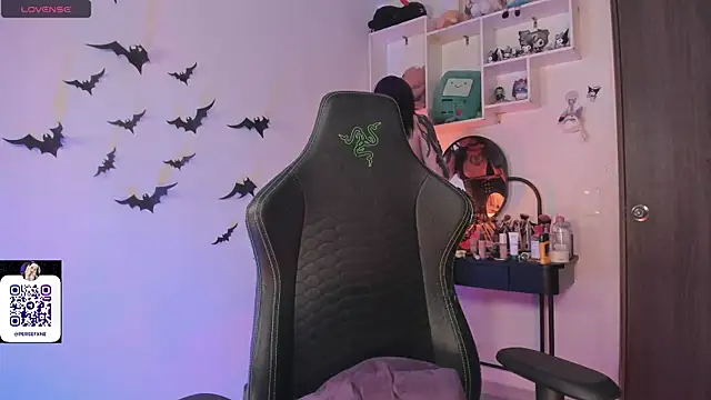 damnliciousss online show from November 14, 12:53 am