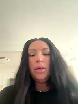 MeghanXO online show from January 8, 2:30 pm