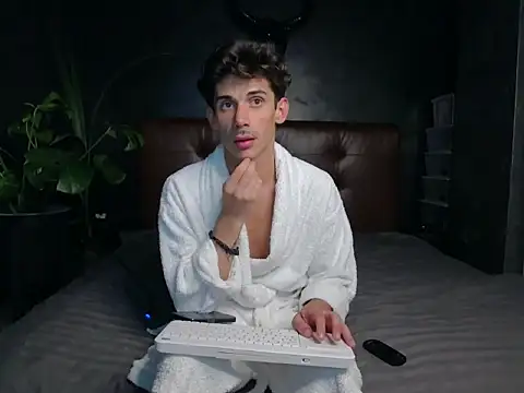 Snapshot of DanielCrush1 chatting on September 27, 1:49 pm DanielCrush1 online show from September 27, 1:49 pm