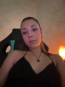 KarlaLuar  online show from October 20, 5:57 pm