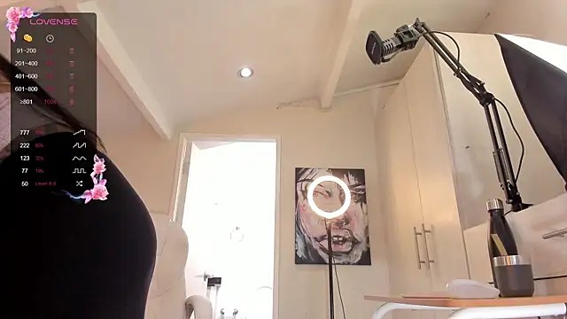 catalinasaiz online show from March 13, 2:12 pm