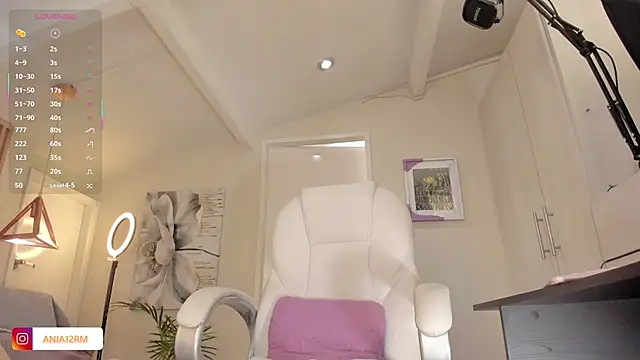 catalinasaiz online show from November 2, 2:19 pm