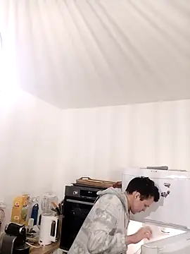 Snapshot of antoinepassion chatting on February 2, 7:25 pm antoinepassion online show from February 2, 7:25 pm