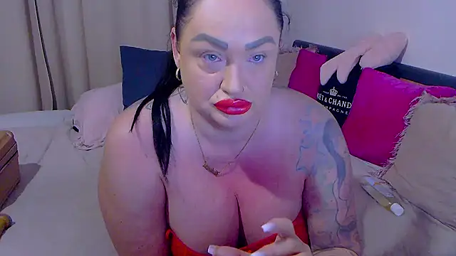 Snapshot of BustyVicky chatting on May 3, 8:04 pm BustyVicky online show from May 3, 8:04 pm