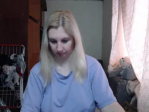 BustyBlond online show from January 25, 9:15 am