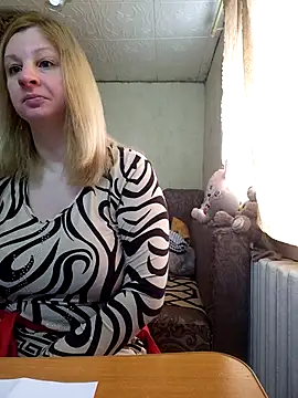 BustyBlond online show from April 18, 4:16 am