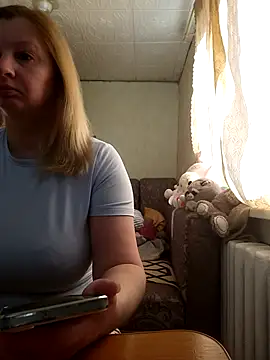 Snapshot of BustyBlond chatting on April 22, 4:26 am BustyBlond online show from April 22, 4:26 am