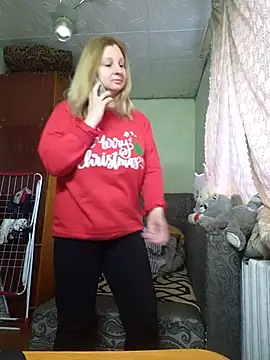 Snapshot of BustyBlond chatting on April 24, 4:42 pm BustyBlond online show from April 24, 4:42 pm