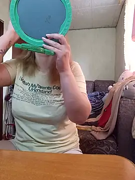 Snapshot of BustyBlond chatting on June 7, 5:11 am BustyBlond online show from June 7, 5:11 am