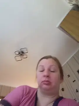 Snapshot of BustyBlond chatting on July 20, 5:22 am BustyBlond online show from July 20, 5:22 am