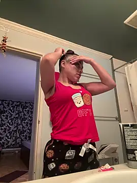 Snapshot of RuggyRackz chatting on November 19, 3:28 am RuggyRackz online show from November 19, 3:28 am