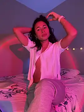 GabriSaenz online show from January 24, 11:12 pm