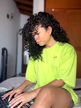 GabriSaenz online show from October 20, 1:33 pm