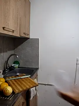 Snapshot of SAT--SU_U chatting on December 2, 6:14 pm SAT--SU U online show from December 2, 6:14 pm