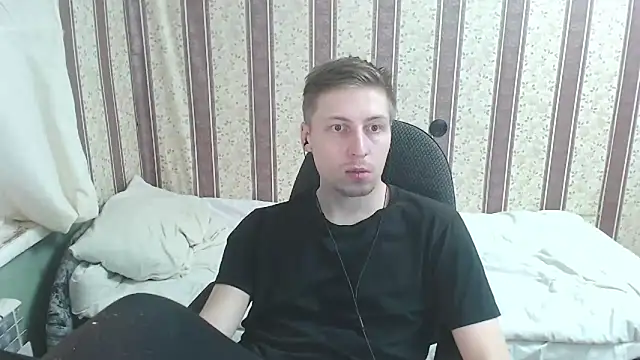 darienlarge online show from March 19, 10:20 pm