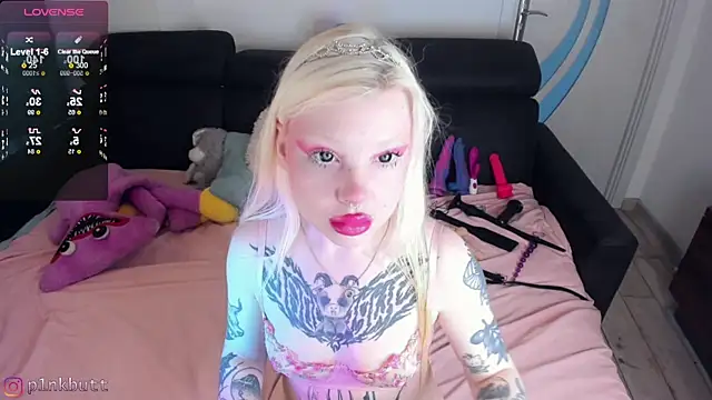 Snapshot of HelenGoat chatting on December 2, 7:25 am HelenGoat online show from December 2, 7:25 am