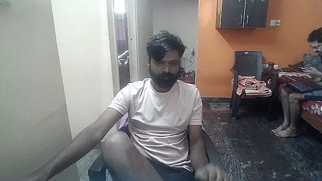 Snapshot of Indiaguy4u chatting on December 17, 7:18 am Indiaguy4u online show from December 17, 7:18 am