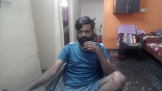 Snapshot of Indiaguy4u chatting on December 20, 6:40 am Indiaguy4u online show from December 20, 6:40 am