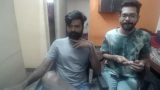 Snapshot of Indiaguy4u chatting on January 3, 7:06 am Indiaguy4u online show from January 3, 7:06 am