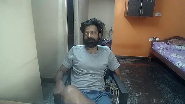 Snapshot of Indiaguy4u chatting on January 4, 2:56 pm Indiaguy4u online show from January 4, 2:56 pm