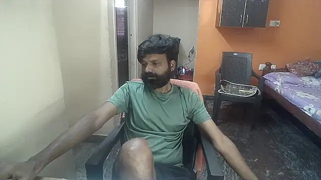 Snapshot of Indiaguy4u chatting on January 7, 5:54 am Indiaguy4u online show from January 7, 5:54 am