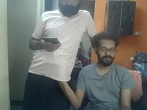 Snapshot of Indiaguy4u chatting on February 1, 5:47 pm Indiaguy4u online show from February 1, 5:47 pm