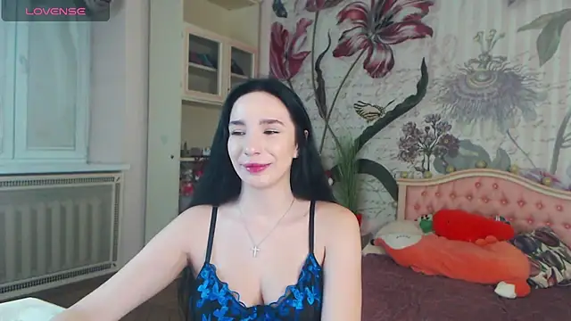 Snapshot of AliciaBow chatting on December 23, 2:07 pm AliciaBow online show from December 23, 2:07 pm