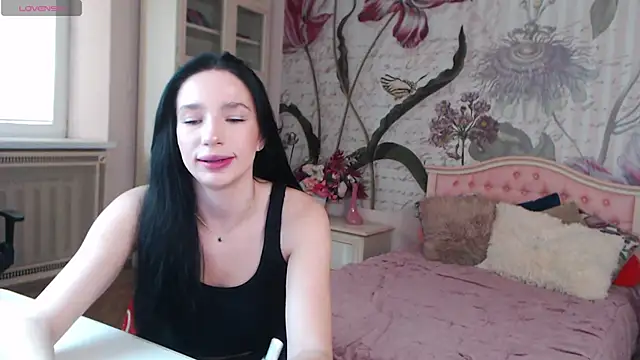 Snapshot of AliciaBow chatting on September 24, 1:03 pm AliciaBow online show from September 24, 1:03 pm