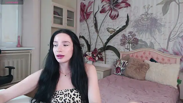 Snapshot of AliciaBow chatting on October 11, 1:20 pm AliciaBow online show from October 11, 1:20 pm