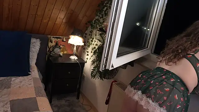 TessaWinter online show from December 22, 4:37 pm