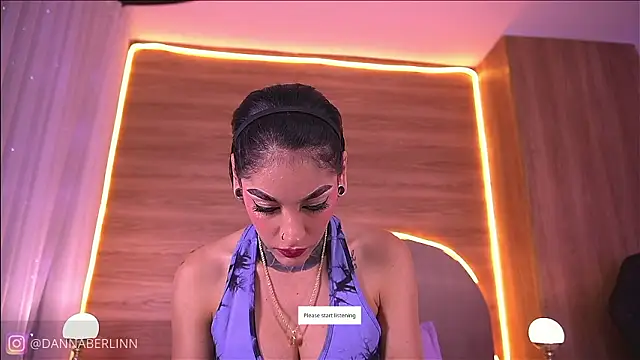Snapshot of danna_berlin_ chatting on February 10, 7:18 pm danna berlin online show from February 10, 7:18 pm