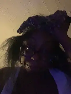 Snapshot of Goddesskarisma chatting on October 8, 2:42 am Goddesskarisma online show from October 8, 2:42 am