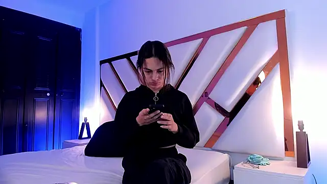 Aron cruz online show from May 30, 1:30 pm