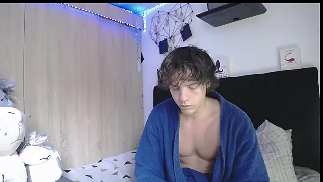 Snapshot of Santiago_kiler chatting on April 21, 1:39 pm Santiago kiler online show from April 21, 1:39 pm